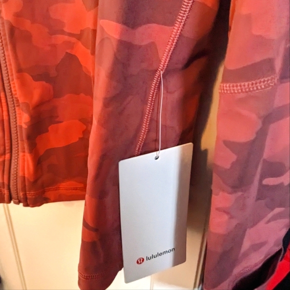 *NWT* Lululemon Define the Jacket* NULUX* Pink Camo Size 20 - Picture 4 of 7
